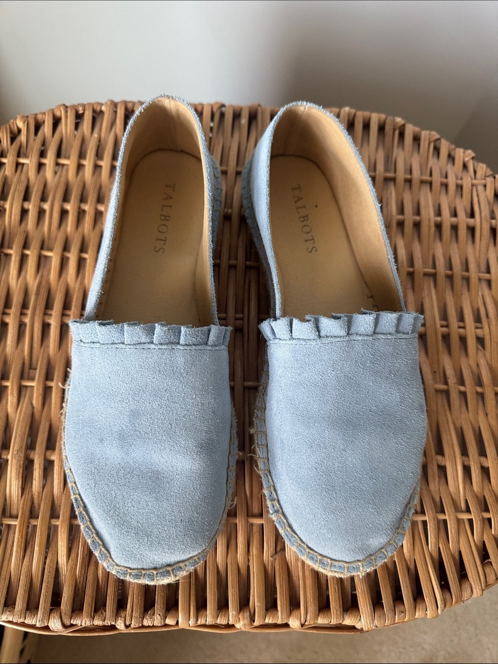 Talbots Light Blue Suede Espadrilles with Scalloped Edge. Size 7M